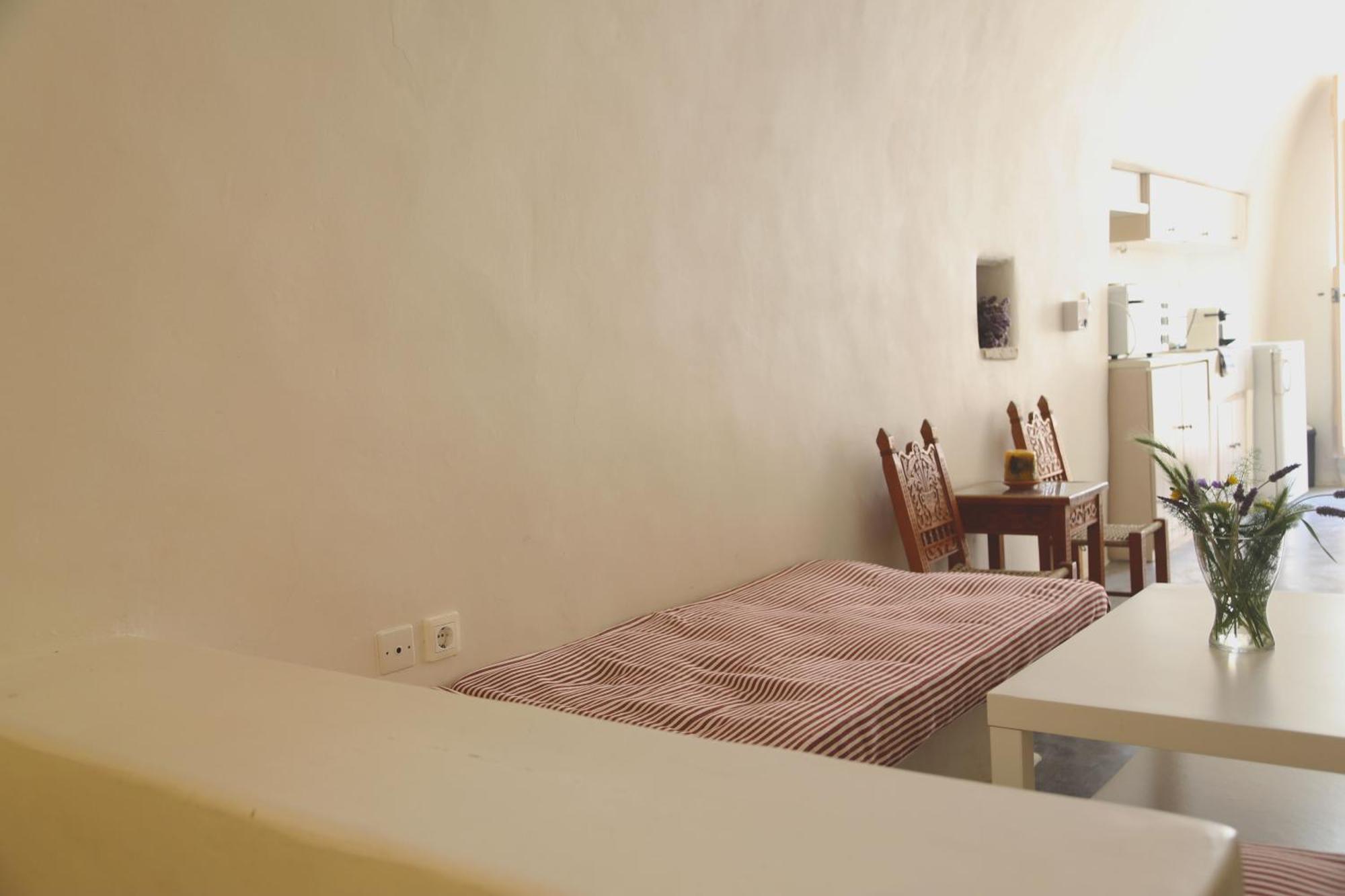 Axion Studios Aroniadhiánika المظهر الخارجي الصورة